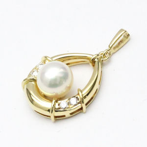 MIKIMOTO Pearl Station Necklace 18K Yellow Gold Pearl Pendant